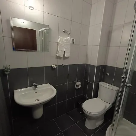 за гости в комплекс клара Lejlighed Burgas City